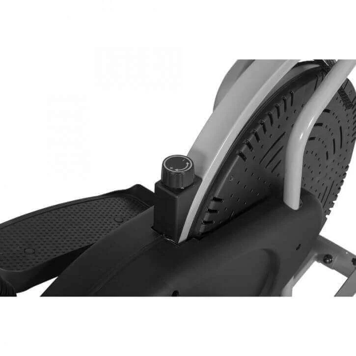 Crosstrainer satulalla, kahvoilla ja ajotietokoneella - Image 11