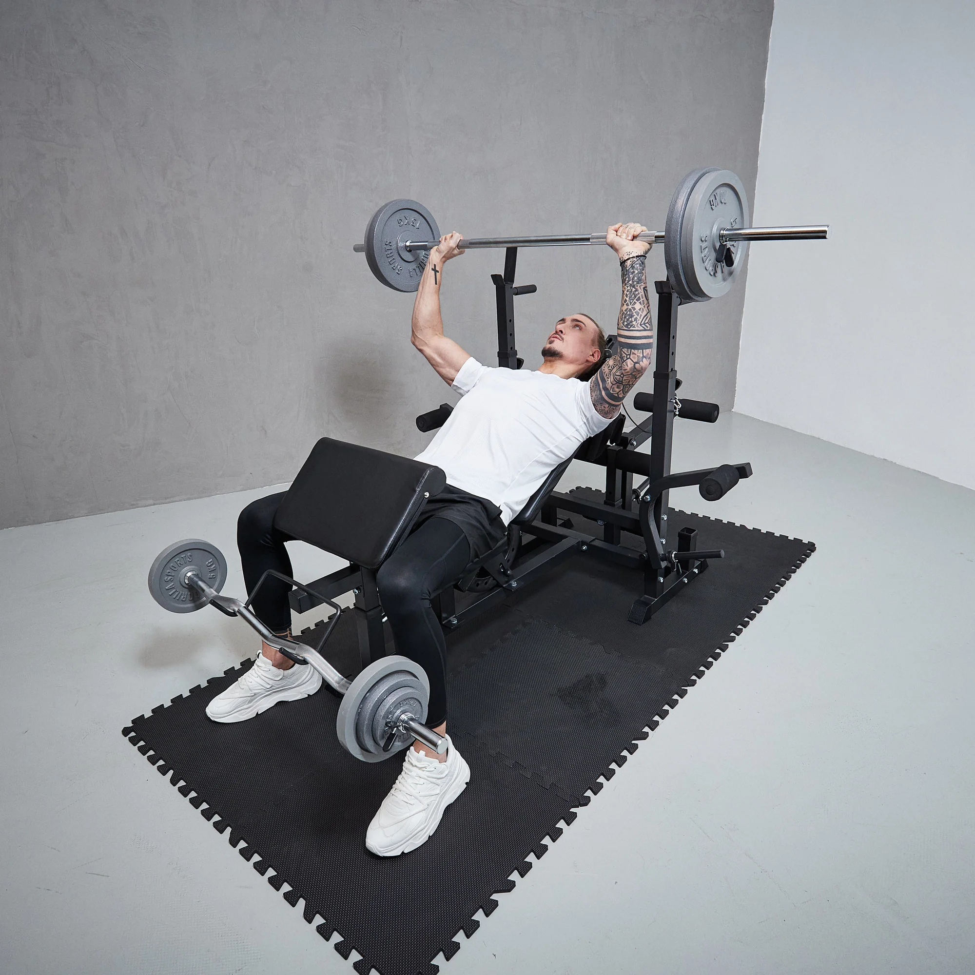 Monitoiminen treeniasema + levytankosarja 108 kg - Image 13